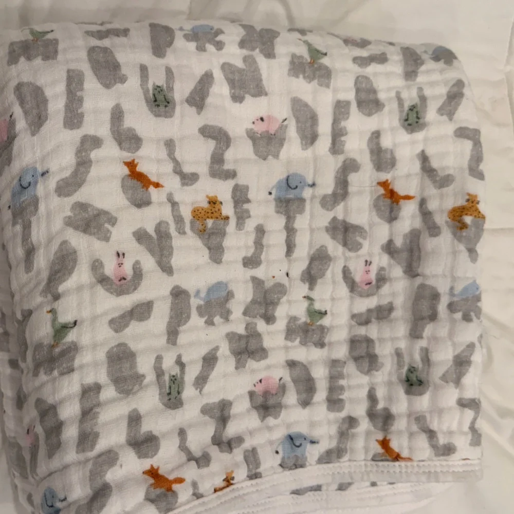 Aden + Anais Essentials Muslin‎ Baby Blanket Safari NWOT